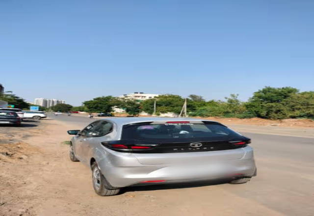https://images10.gaadi.com/usedcar_image/4509339/original/9a0f89ff-5e44-43c2-991c-c131ab4171a8.?imwidth=6400