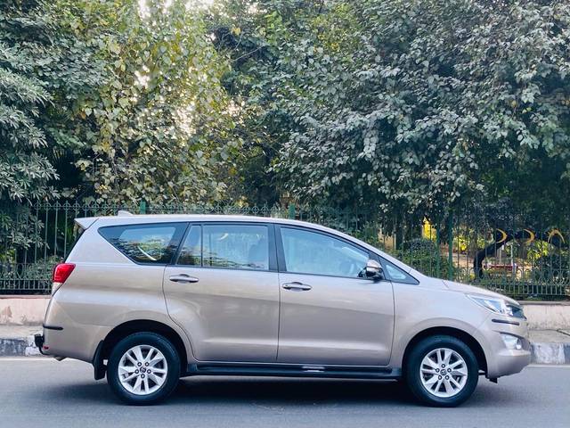https://images10.gaadi.com/usedcar_image/4509347/original/f8f7933c629b0ef422ea77bc756cd14d.jpg?imwidth=6401