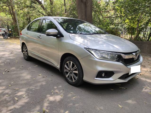 https://images10.gaadi.com/usedcar_image/4509348/original/processed_8207da80292967be902dded7fbfad4a5.jpg?imwidth=6400