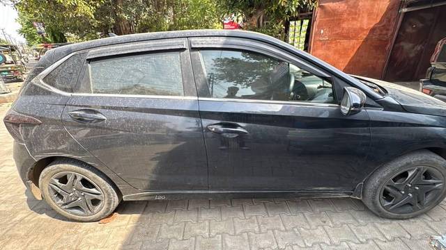 https://images10.gaadi.com/usedcar_image/4509360/original/processed_5d34fea1-7ecb-4723-a796-bddf17d6305d.jpeg?imwidth=6401