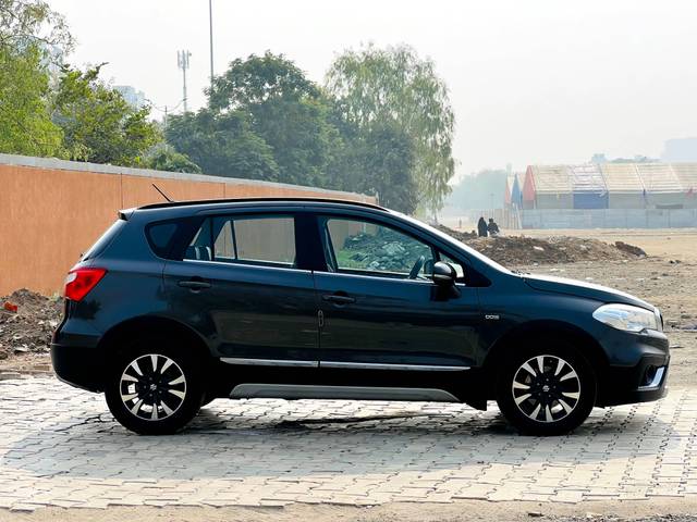 https://images10.gaadi.com/usedcar_image/4509361/original/processed_26dffcf9aea72eaae32377f93db5f440.jpg?imwidth=6401