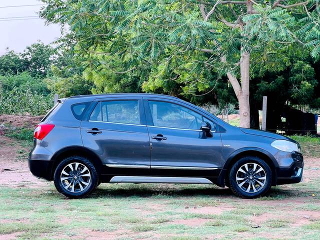 https://images10.gaadi.com/usedcar_image/4509361/original/processed_5bf17706775a6a8e1a9945034ed7f71a.jpg?imwidth=6401