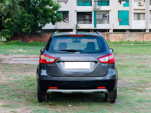 https://images10.gaadi.com/usedcar_image/4509361/original/processed_6237481894d3b49fe6f0a43f51951140.jpg?imwidth=6402
