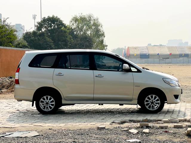 https://images10.gaadi.com/usedcar_image/4509362/original/fef7282bfc4ca9a236fae8c31196fbaf.jpg?imwidth=6401