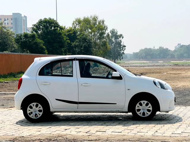 https://images10.gaadi.com/usedcar_image/4509372/original/d4d8c9108622337f80c9fa71e6355924.jpg?imwidth=6401