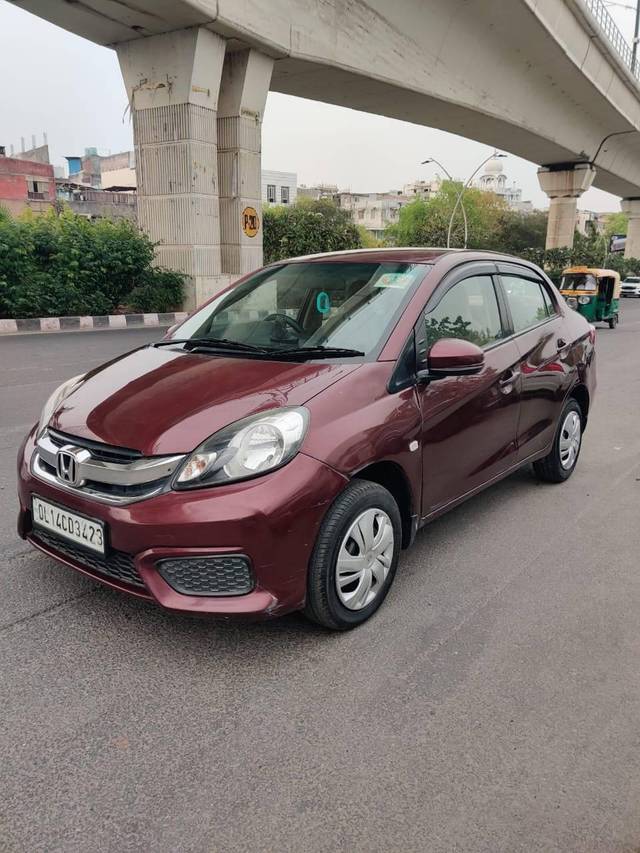 https://images10.gaadi.com/usedcar_image/4509377/original/processed_437d28032b95620ea33d8bebdb972924.jpg?imwidth=6400