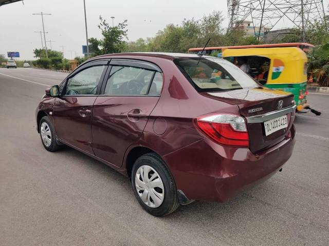 https://images10.gaadi.com/usedcar_image/4509377/original/processed_8997877d06be6f40065f3b32bcae871f.jpg?imwidth=6402