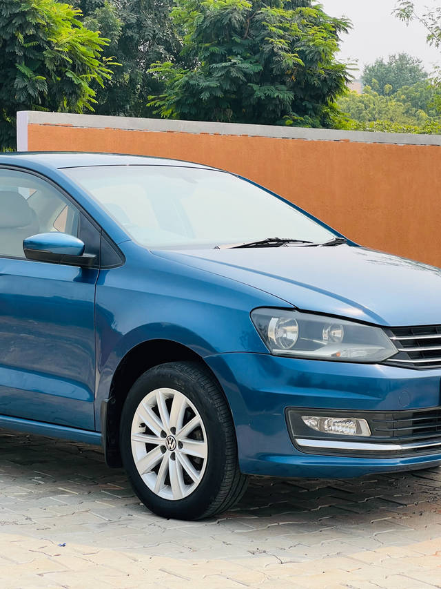 https://images10.gaadi.com/usedcar_image/4509380/original/dbdc520f8fa4254113557165c4dd0e09.JPG?imwidth=6400