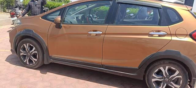 https://images10.gaadi.com/usedcar_image/4509383/original/processed_f417867a-d6cc-4d9e-91a9-d12a184a8ac5.jpg?imwidth=6401