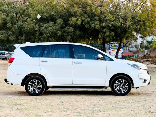 https://images10.gaadi.com/usedcar_image/4509384/original/processed_d6038a1d3af84035b5912dbd981efb3e.jpg?imwidth=6401
