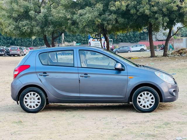 https://images10.gaadi.com/usedcar_image/4509390/original/b13ab197a7f1c0406e0b7a2f58c3ec43.jpg?imwidth=6401