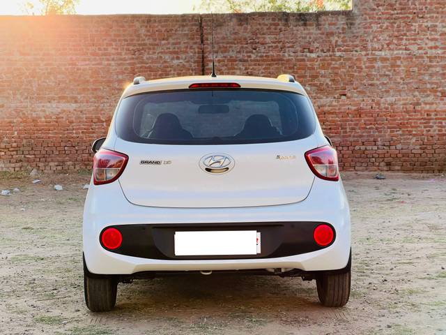 https://images10.gaadi.com/usedcar_image/4509426/original/processed_8793624754e1cb4cbf0ef8016c3db4fb.jpg?imwidth=6402