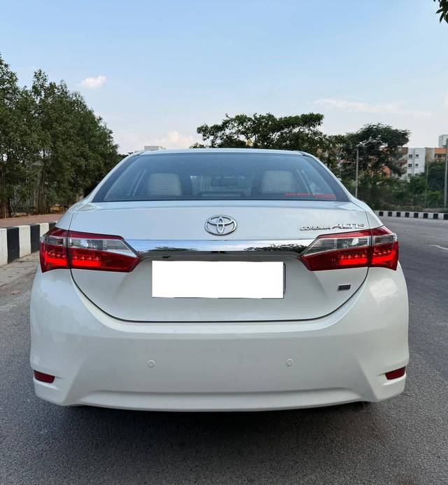 https://images10.gaadi.com/usedcar_image/4509438/original/processed_53f1ff46ddb35a55c0da2cf967e138cb.jpg?imwidth=6402