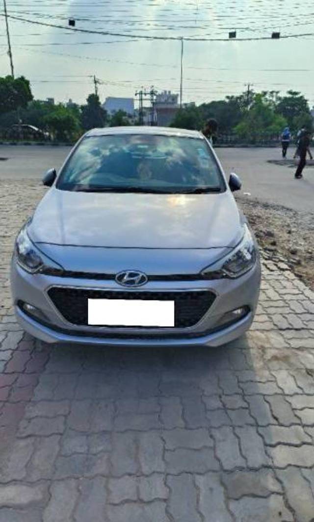 https://images10.gaadi.com/usedcar_image/4509502/original/processed_3fae9bec-e8fc-48b4-8ba4-cbfec11d1000.jpg?imwidth=6400