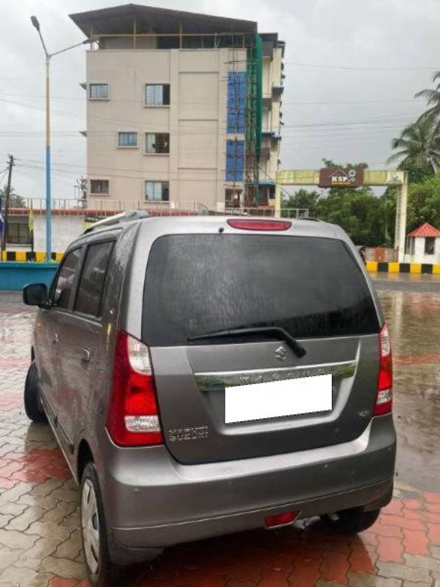 https://images10.gaadi.com/usedcar_image/4509507/original/processed_520e6fe5-fc45-4f62-9c49-d13aa8139e93.jpg?imwidth=6402