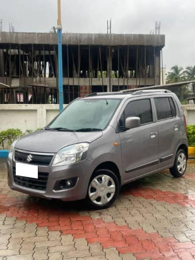 https://images10.gaadi.com/usedcar_image/4509507/original/processed_97fa6226-c903-46dd-ad48-63212dea0b8f.jpg?imwidth=6401