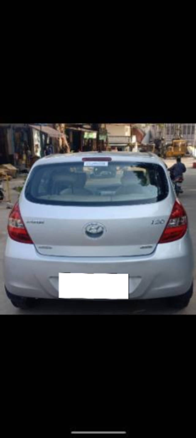 https://images10.gaadi.com/usedcar_image/4509518/original/processed_2e24b410-93e4-449f-b78a-fe1e7df8b138.png?imwidth=6401