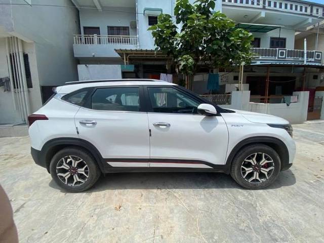 https://images10.gaadi.com/usedcar_image/4509555/original/processed_270f3ce1-1598-4e22-8cbb-c42170bdb4b1.jpeg?imwidth=6401