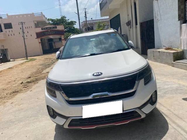 https://images10.gaadi.com/usedcar_image/4509555/original/processed_5995319a-35b8-4013-9520-195558280ffb.jpeg?imwidth=6400