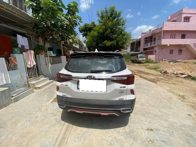 https://images10.gaadi.com/usedcar_image/4509555/original/processed_bb0457a4-e18e-457a-8dec-e098b57674a0.jpeg?imwidth=6402