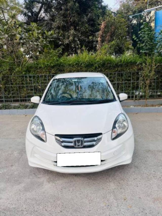 https://images10.gaadi.com/usedcar_image/4509581/original/processed_c4cbf265-b1e8-4637-827c-2304fd1d4837.jpg?imwidth=6402