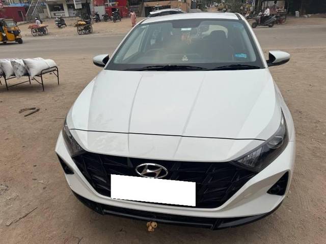 https://images10.gaadi.com/usedcar_image/4509604/original/processed_97232d84-2c0a-4793-bdcd-c2d984ef1022.jpeg?imwidth=6400