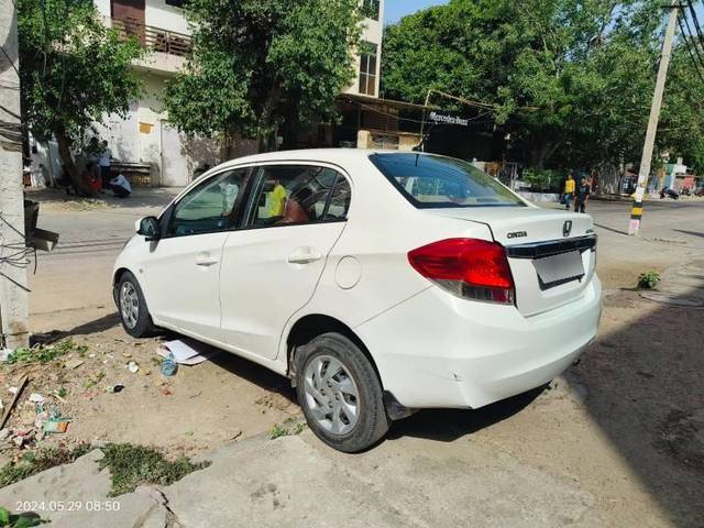 https://images10.gaadi.com/usedcar_image/4509610/original/processed_2cc8b122-be47-4ad6-8bde-f944e2490a55.jpg?imwidth=6401