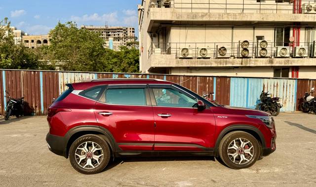 https://images10.gaadi.com/usedcar_image/4509621/original/processed_298b673d61ffc98b48f1a51056931d40.jpg?imwidth=6401