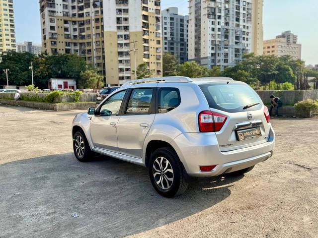 https://images10.gaadi.com/usedcar_image/4509631/original/processed_9913f7eea184592665e0fea4ce345161.jpg?imwidth=6402