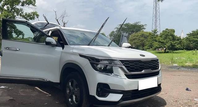 https://images10.gaadi.com/usedcar_image/4509632/original/processed_985785e0-f43f-4a5a-9ab8-3403d77438cf.jpeg?imwidth=6400