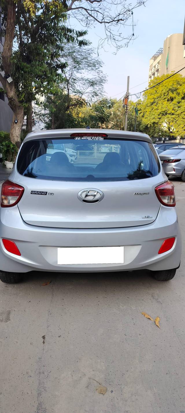https://images10.gaadi.com/usedcar_image/4509669/original/processed_e5e6d9d50335bcf2f7a7e936dce382ff.jpg?imwidth=6402
