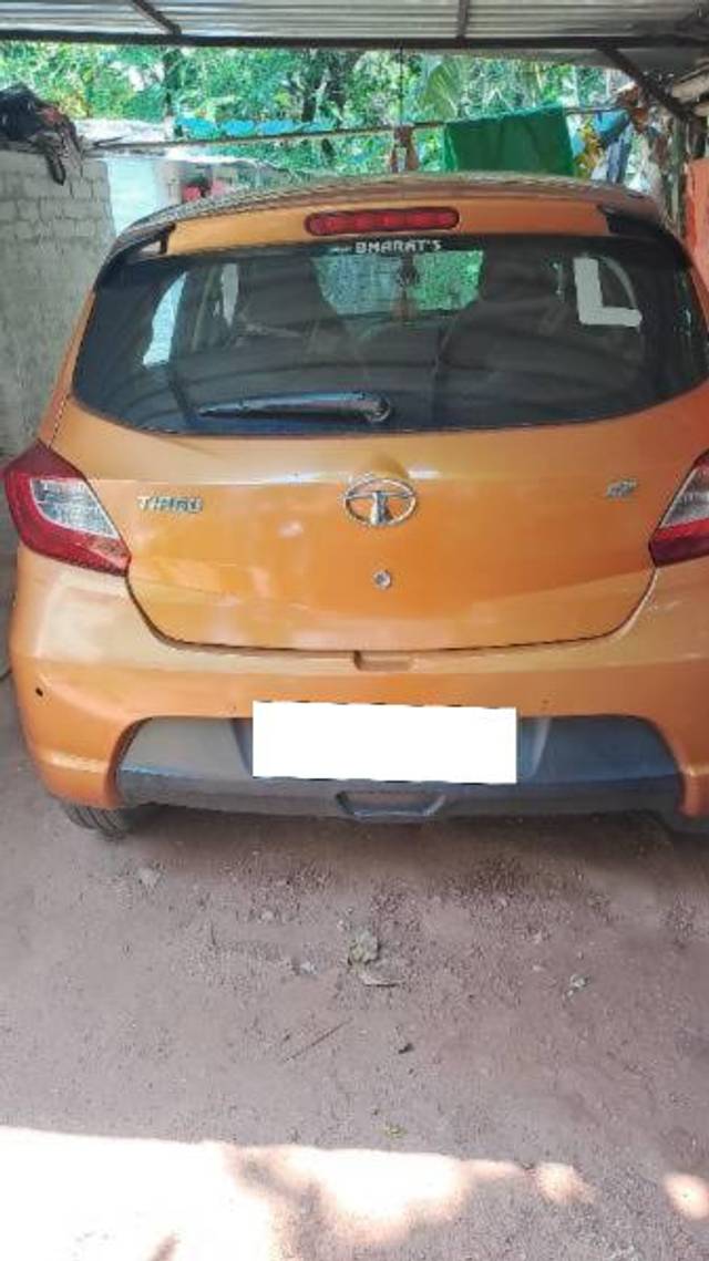 https://images10.gaadi.com/usedcar_image/4509679/original/processed_ba05f810-e0ce-4852-b70c-b81da33a52b9.jpeg?imwidth=6401