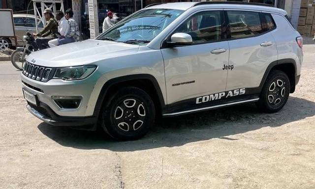 https://images10.gaadi.com/usedcar_image/4509686/original/processed_3658d5ca-0a13-4e6a-bba2-f62bec99cfe1.jpeg?imwidth=6400