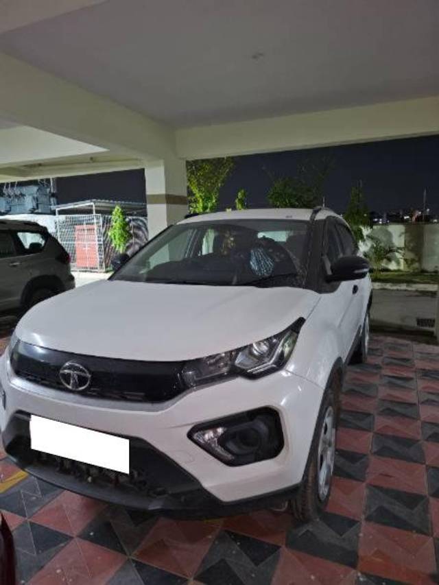 https://images10.gaadi.com/usedcar_image/4509731/original/processed_38e31198-f69b-4582-8cec-d1a195187c76.jpg?imwidth=6400