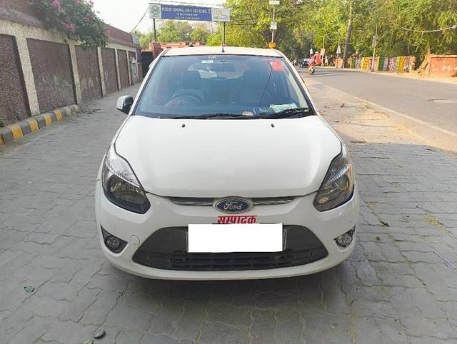 https://images10.gaadi.com/usedcar_image/4509733/original/processed_4bb55b38-850a-4ff8-9a6c-9d713f2eabcc.jpg?imwidth=6400