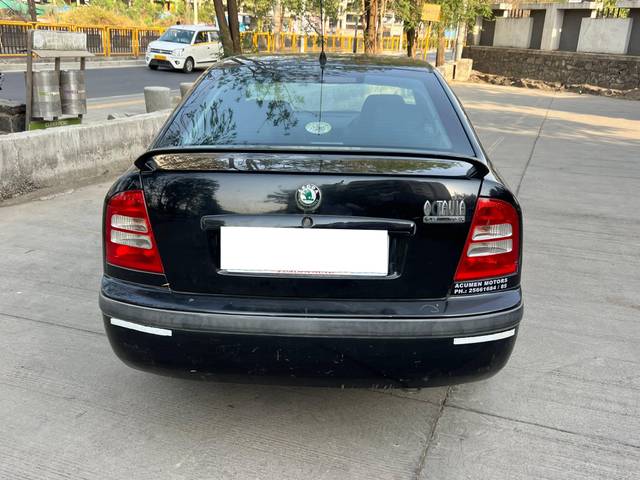 https://images10.gaadi.com/usedcar_image/4509734/original/processed_c48610ca-7fb7-4c54-ab4b-a12470b2d3d4.jpg?imwidth=6402