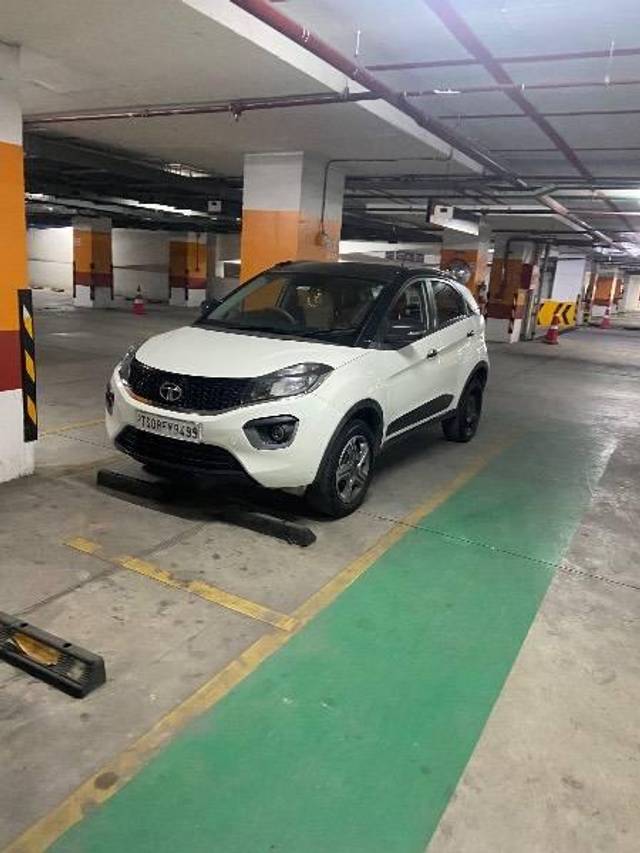 https://images10.gaadi.com/usedcar_image/4509756/original/processed_90a840fb-2aa9-4829-b911-5235e31d9961.jpeg?imwidth=6402