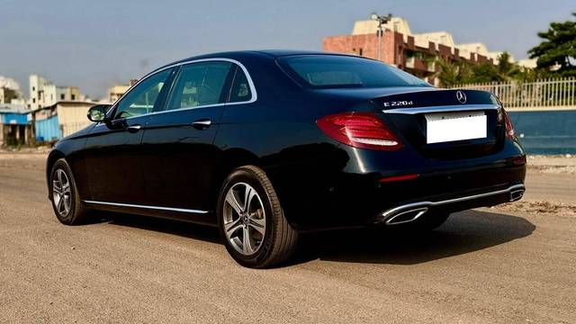 https://images10.gaadi.com/usedcar_image/4509761/original/processed_de30ef93159d6952d74a3513b470d58b.jpg?imwidth=6402