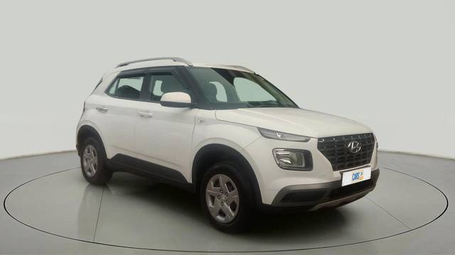 https://images10.gaadi.com/usedcar_image/4509776/original/2db77bc84d028818eef2164399e9c814.jpg?imwidth=6400