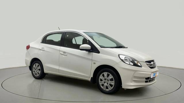 https://images10.gaadi.com/usedcar_image/4509789/original/4b346628beeaa9114d1f0bfe9a1e6240.jpg?imwidth=6400
