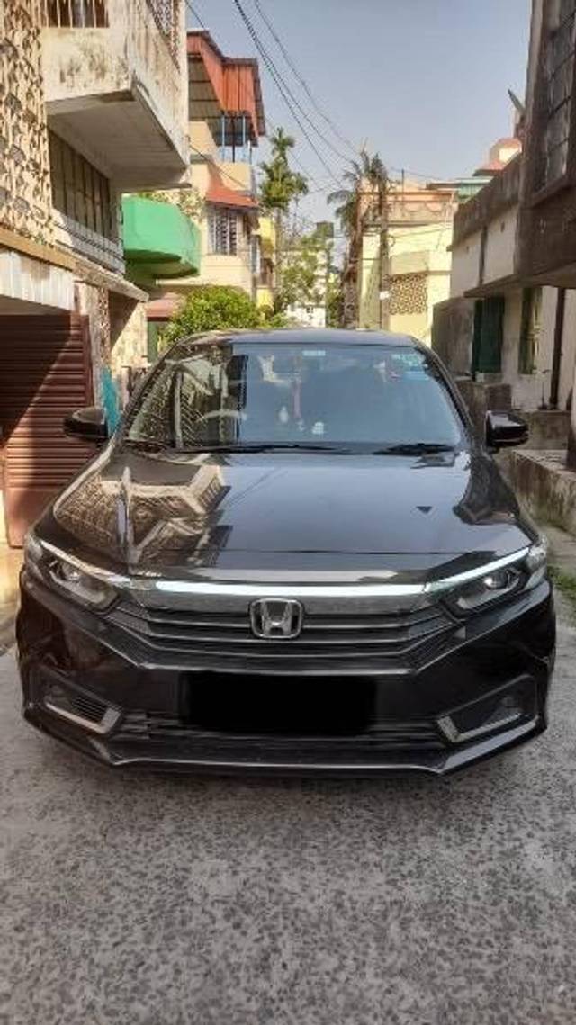 https://images10.gaadi.com/usedcar_image/4509812/original/processed_d5559ce1-5b18-4dcb-9057-7d6c7ffad36e.jpeg?imwidth=6400