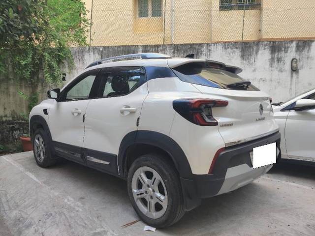 https://images10.gaadi.com/usedcar_image/4509814/original/processed_baa46a20-6789-4cbf-beaa-a192f1546b64.jpg?imwidth=6402