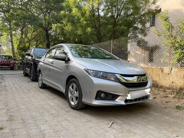 https://images10.gaadi.com/usedcar_image/4509846/original/processed_0170c612-5936-40a5-8e7b-2680da85d928.jpeg?imwidth=6400