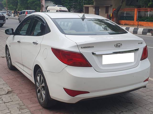 https://images10.gaadi.com/usedcar_image/4509872/original/processed_5b31deb44282d3d286853b3a38e6930c.jpg?imwidth=6400