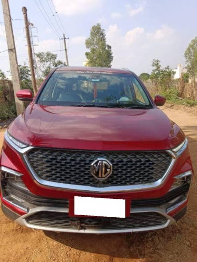 https://images10.gaadi.com/usedcar_image/4509875/original/processed_747cabc3-10a4-40e1-9462-3cdc2f97bbde.jpg?imwidth=6400