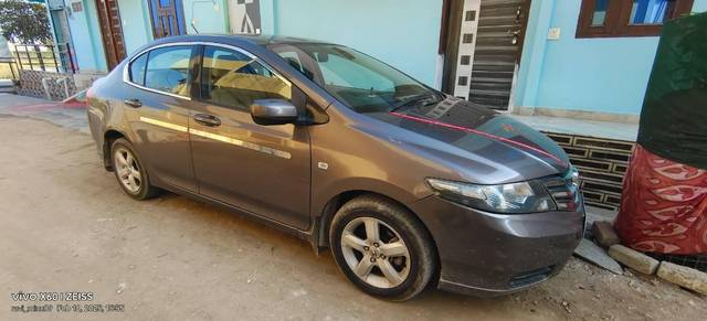 https://images10.gaadi.com/usedcar_image/4509905/original/processed_4e6fc682-a314-4d81-9792-c16b79ab7f40.jpg?imwidth=6400