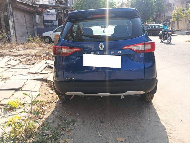 https://images10.gaadi.com/usedcar_image/4509922/original/processed_f66c017f9cf8893b28a5e7b6a9b07b9a.jpg?imwidth=6402