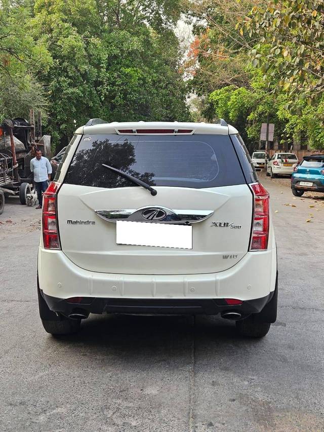 https://images10.gaadi.com/usedcar_image/4509923/original/processed_1242b18bf2676317ba4035fb89c86dd2.jpg?imwidth=6402