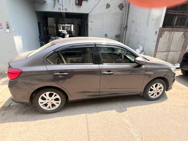 https://images10.gaadi.com/usedcar_image/4509953/original/84fc66ba-4a2b-42f5-86bc-fb8d6636d17e.jpg?imwidth=6401