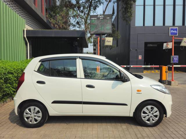 https://images10.gaadi.com/usedcar_image/4509998/original/processed_bbdc06a4b7c4ae033b80ebea27bd5f2f.jpg?imwidth=6401